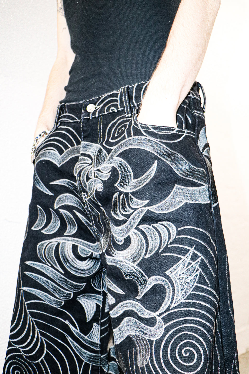 EMBROIDERY DENIM