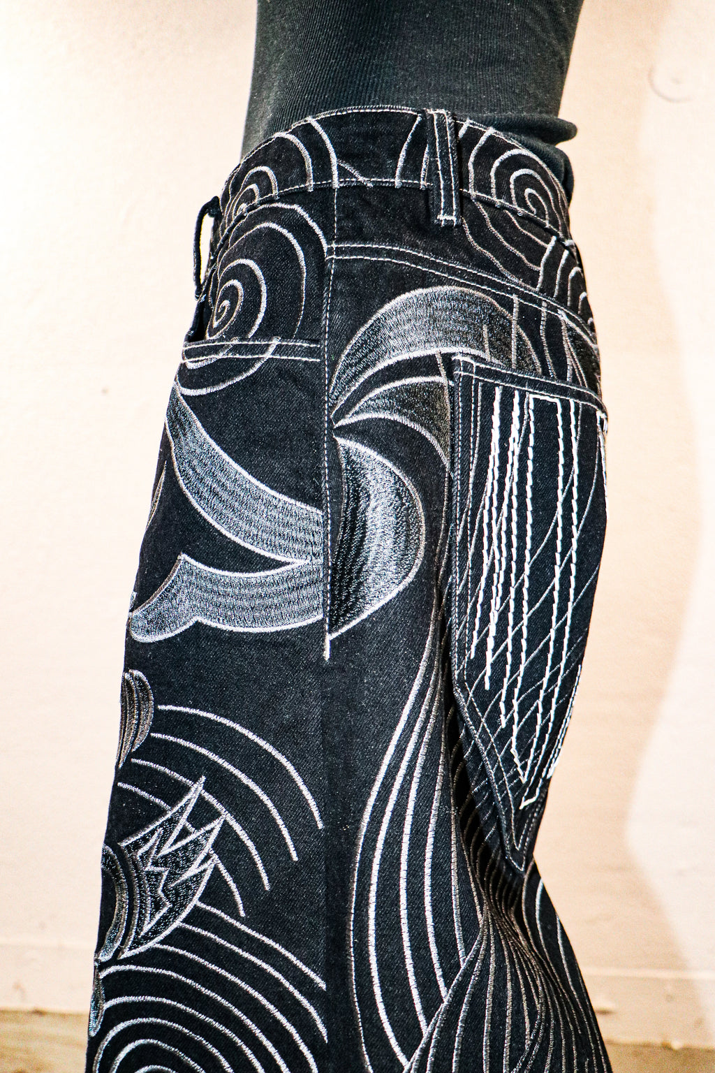 EMBROIDERY DENIM