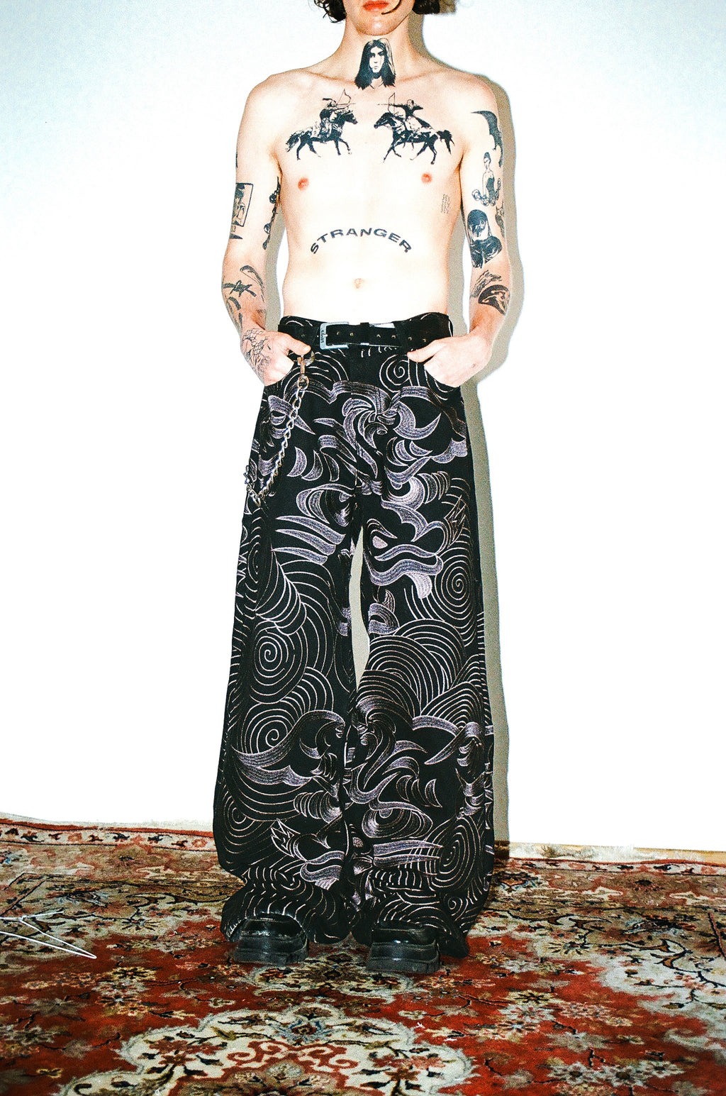 EMBROIDERY DENIM